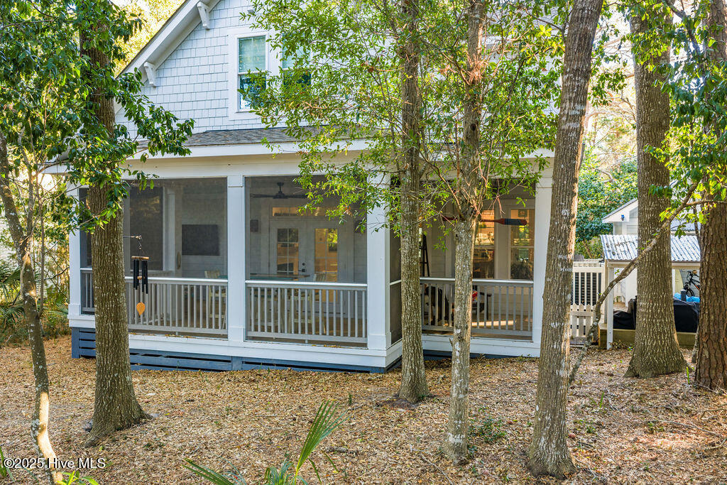 7 Red Bay Court
