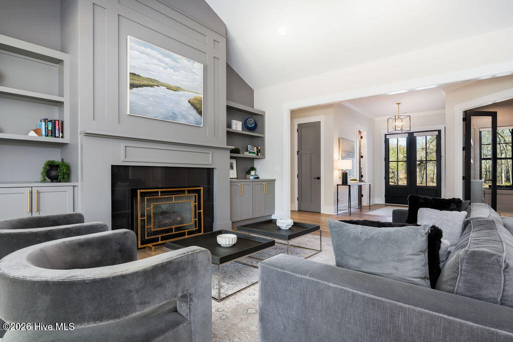 9143 Fallen Pear Lane NE