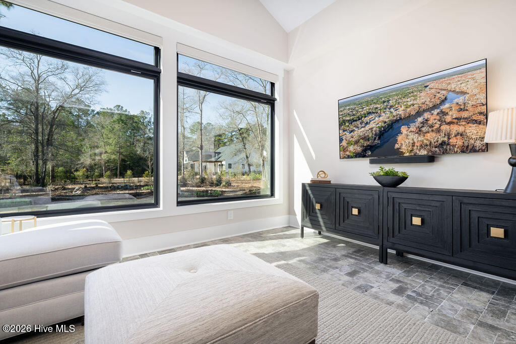 9143 Fallen Pear Lane NE