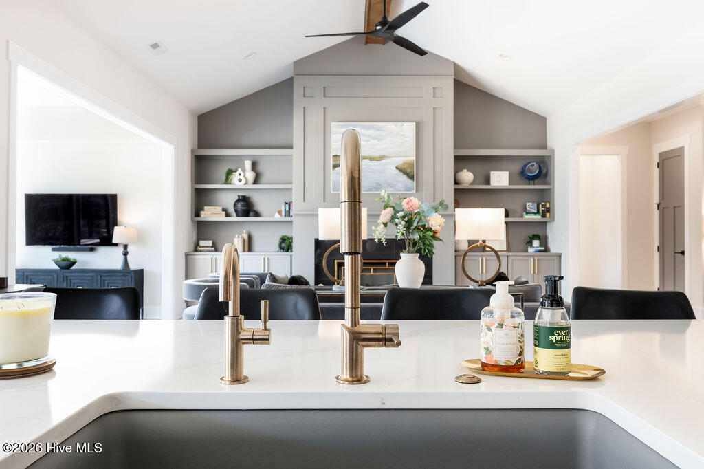 9143 Fallen Pear Lane NE