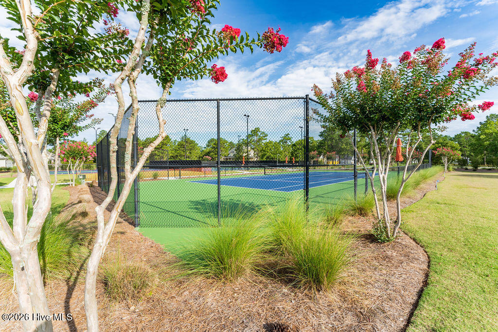 9143 Fallen Pear Lane NE