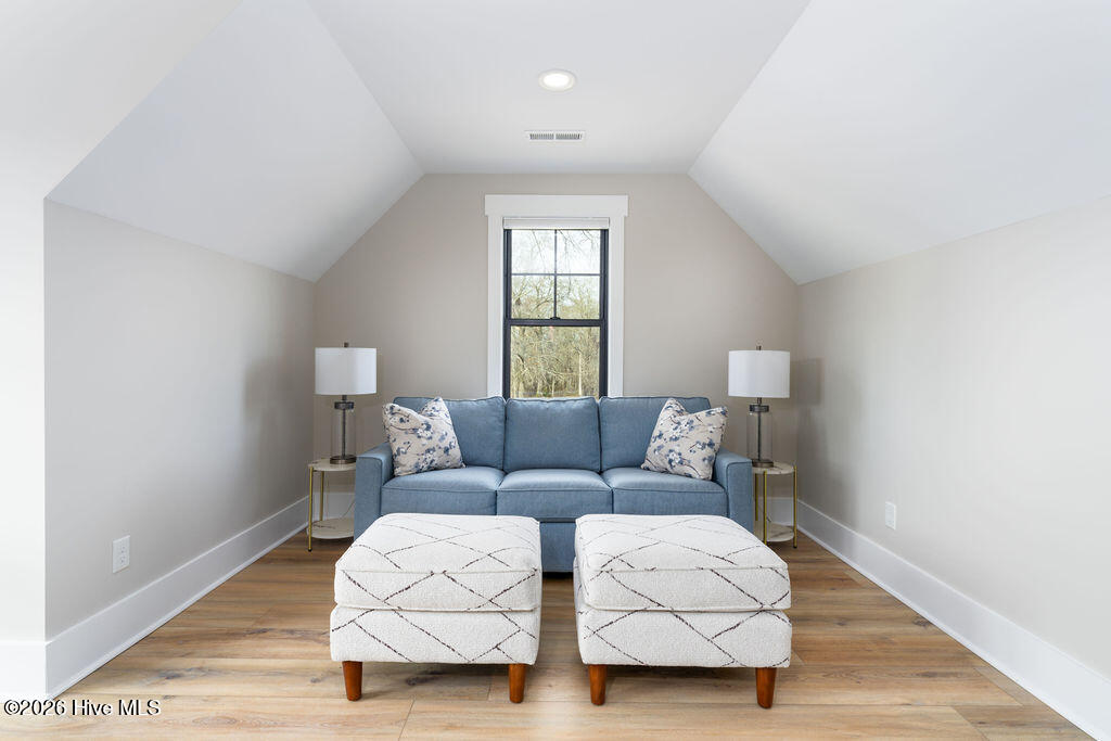 9143 Fallen Pear Lane NE