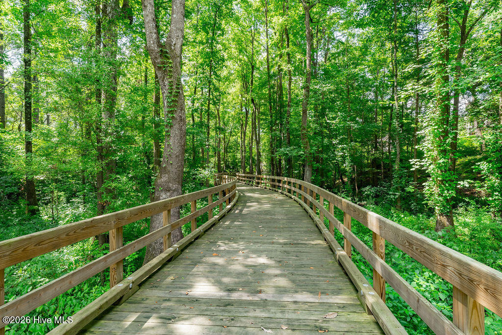 9143 Fallen Pear Lane NE