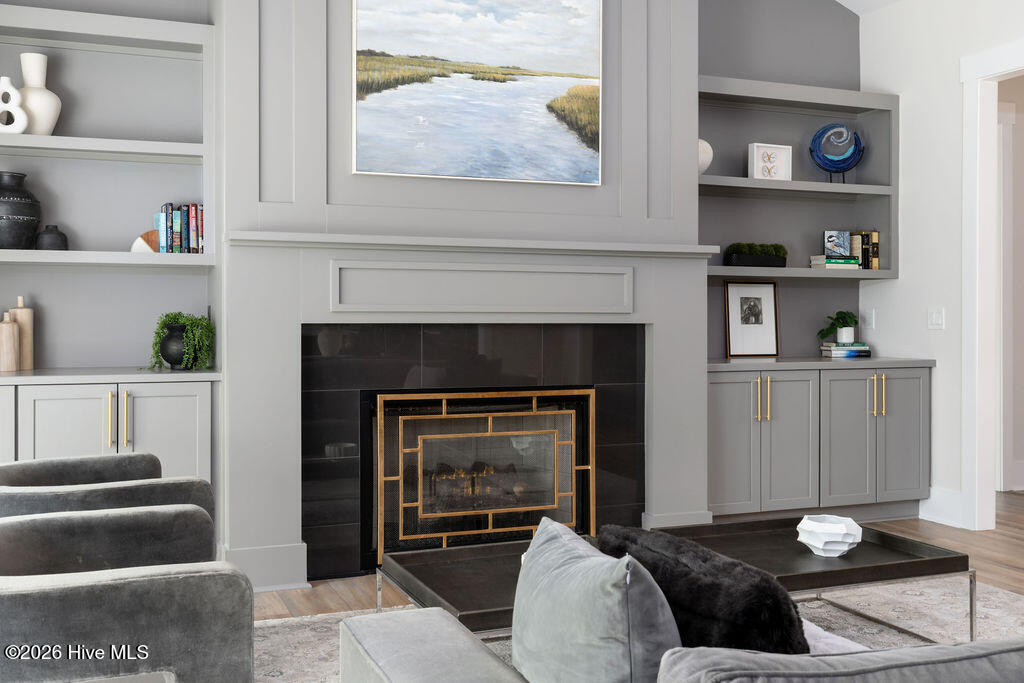 9143 Fallen Pear Lane NE