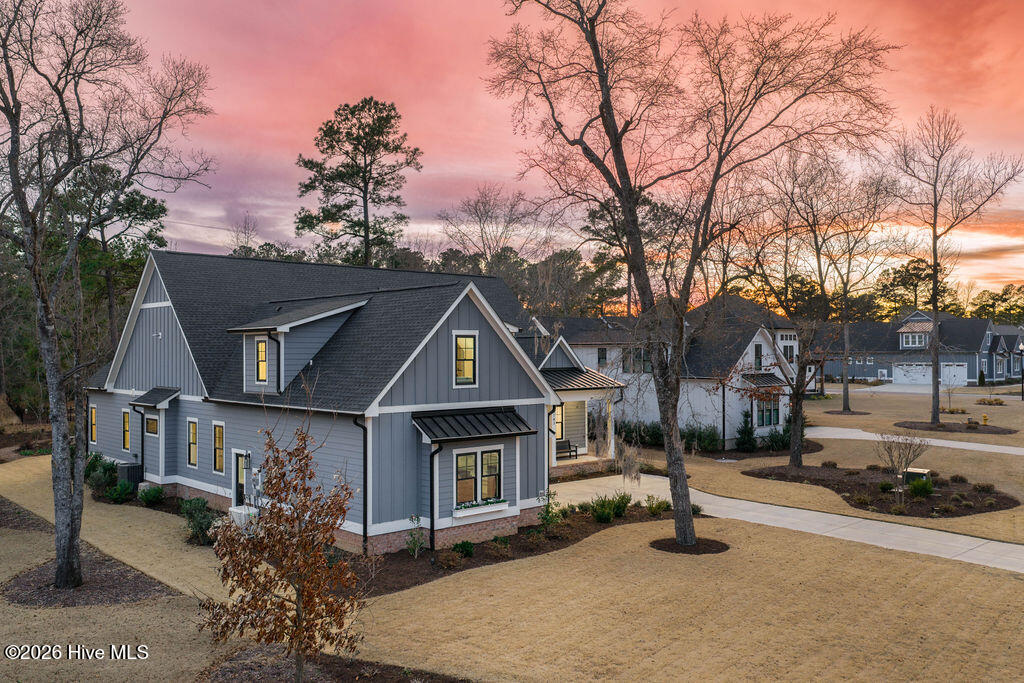 9143 Fallen Pear Lane NE