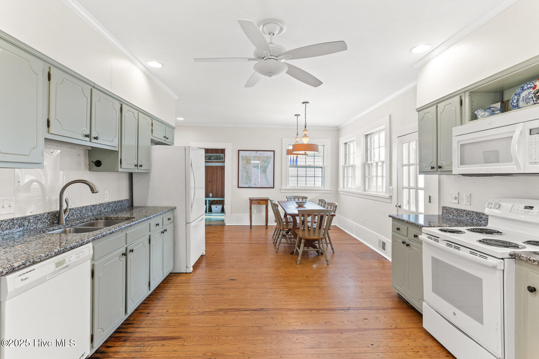 216 W Bay Street