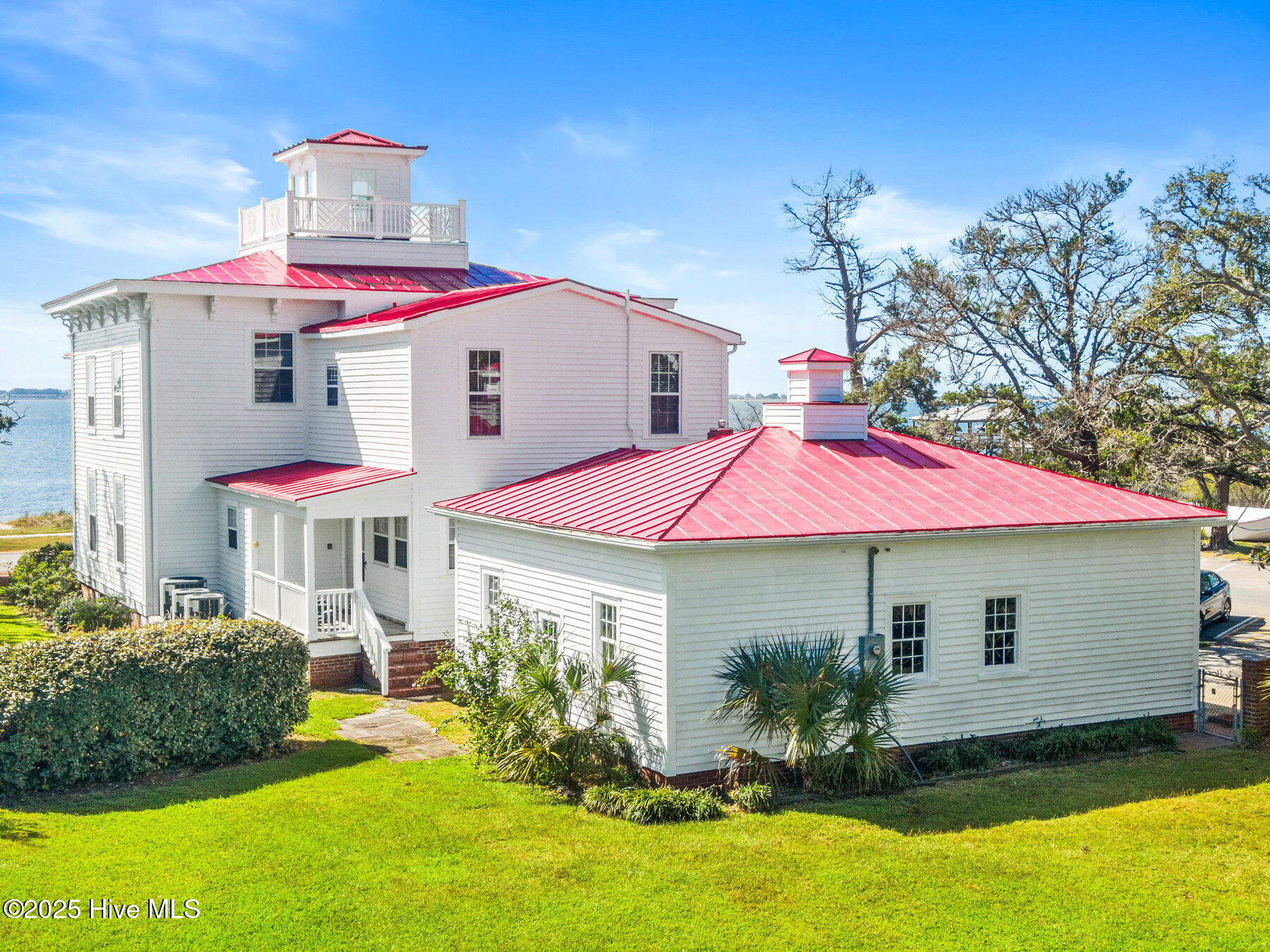 216 W Bay Street