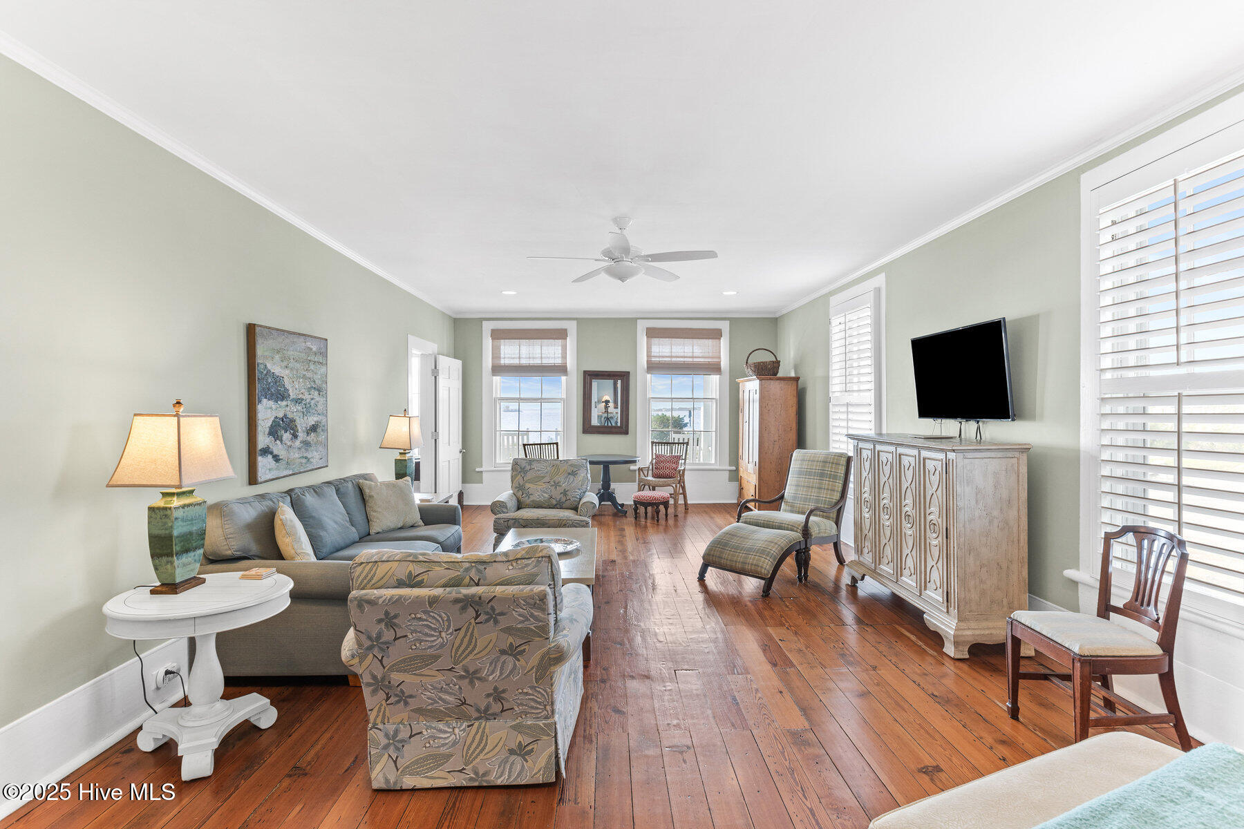 216 W Bay Street