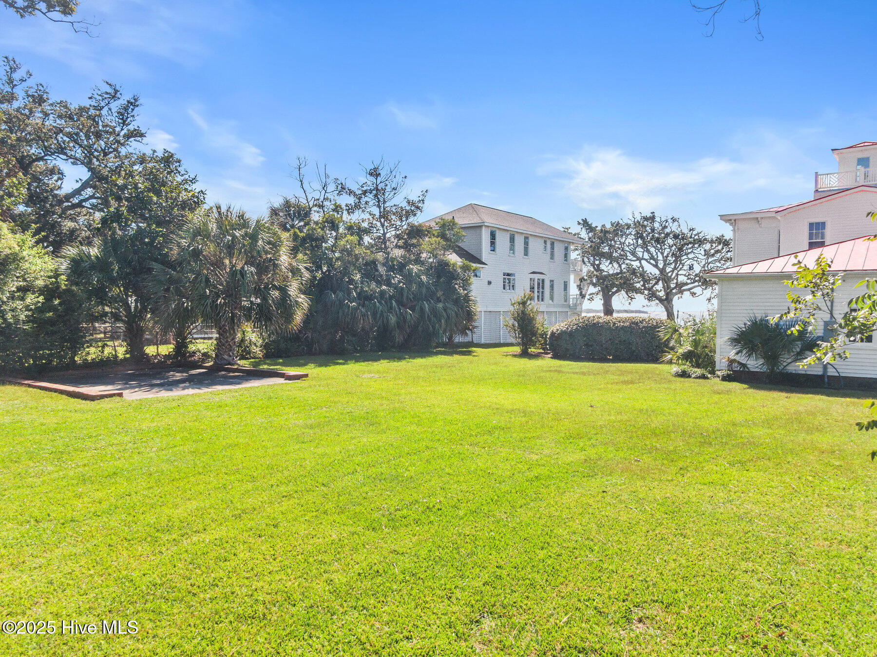 216 W Bay Street