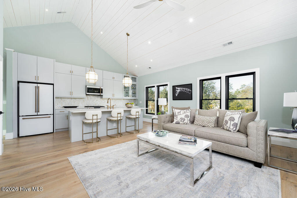 1827 Montage Lane