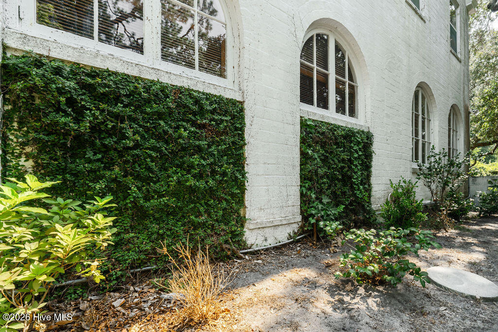1517 Country Club Road