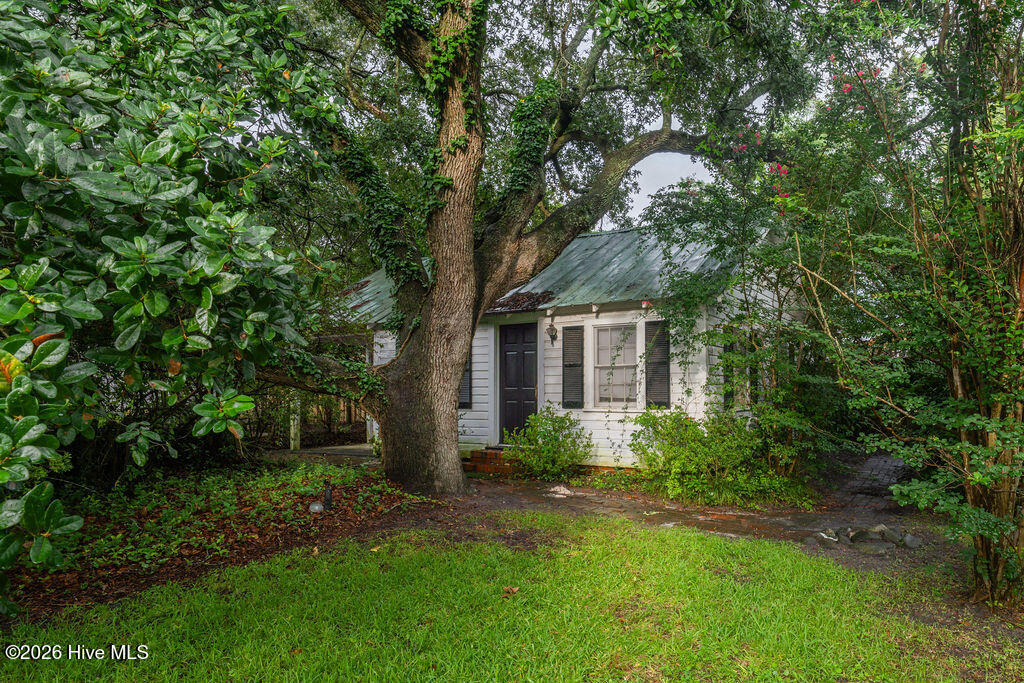 1517 Country Club Road