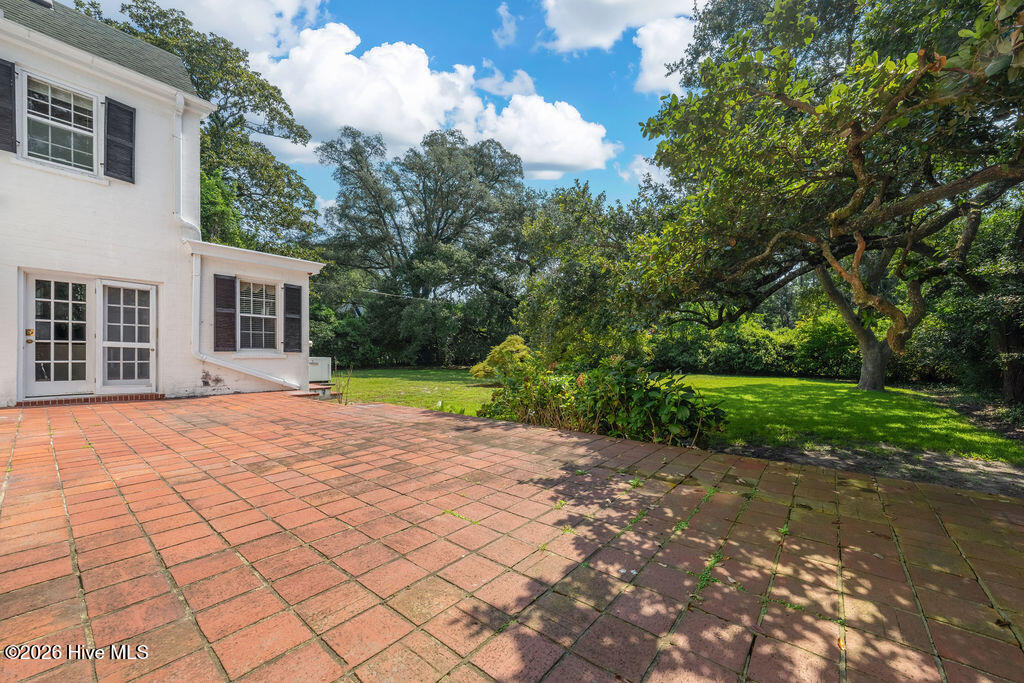 1517 Country Club Road