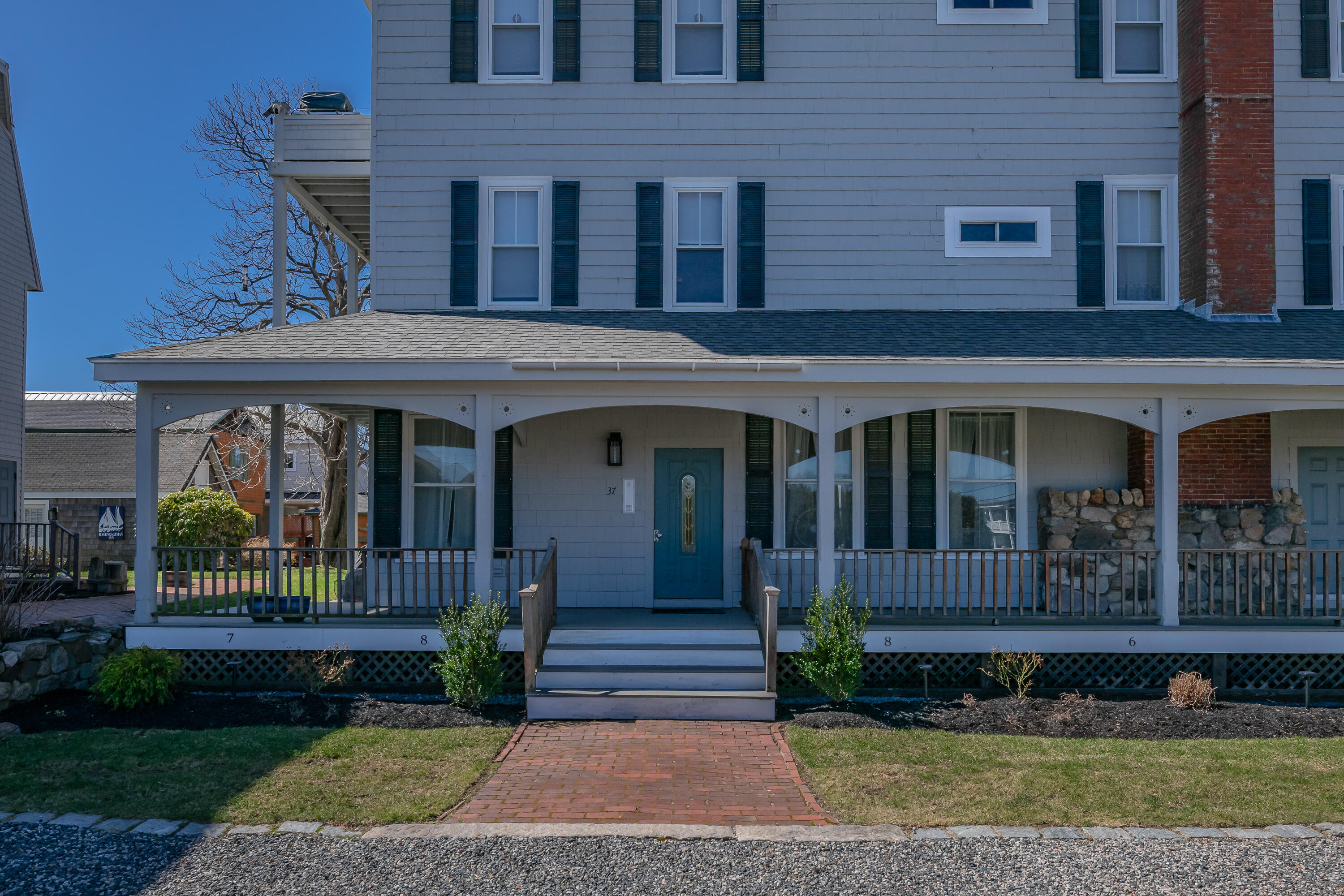 37 Freeman Street, 12