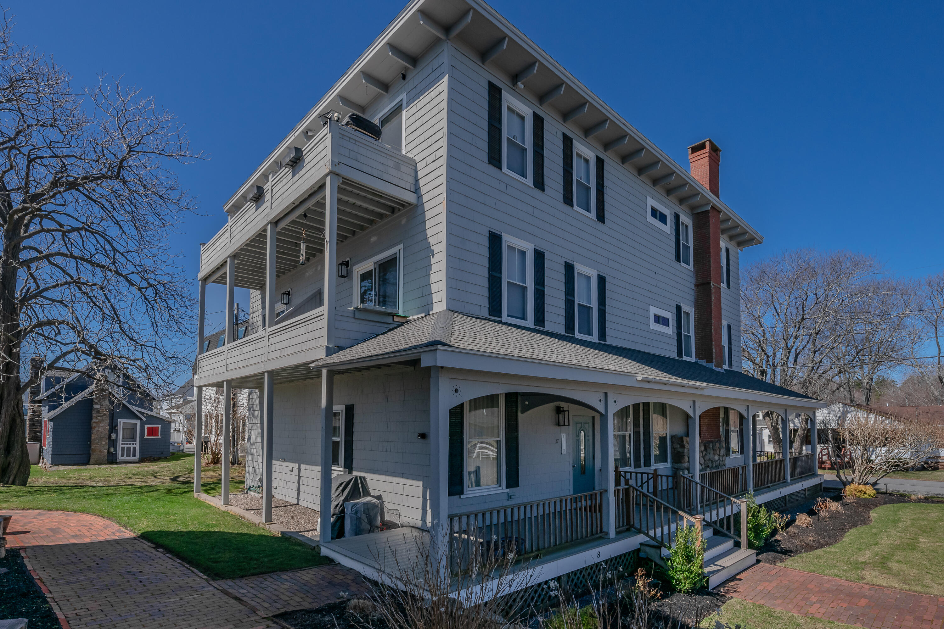 37 Freeman Street, 12