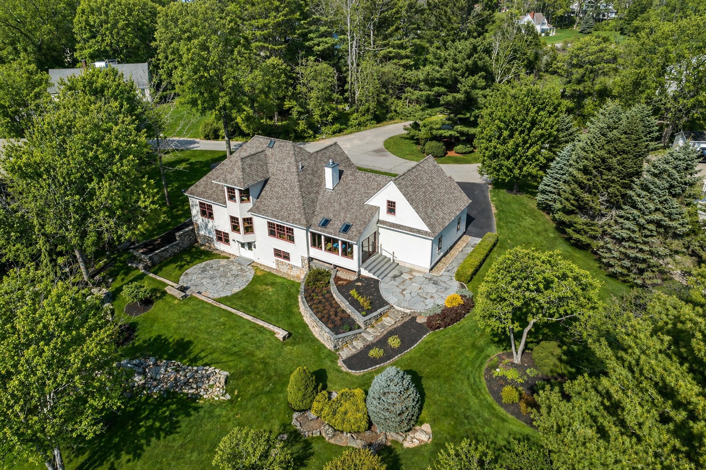 27 Riverview Drive