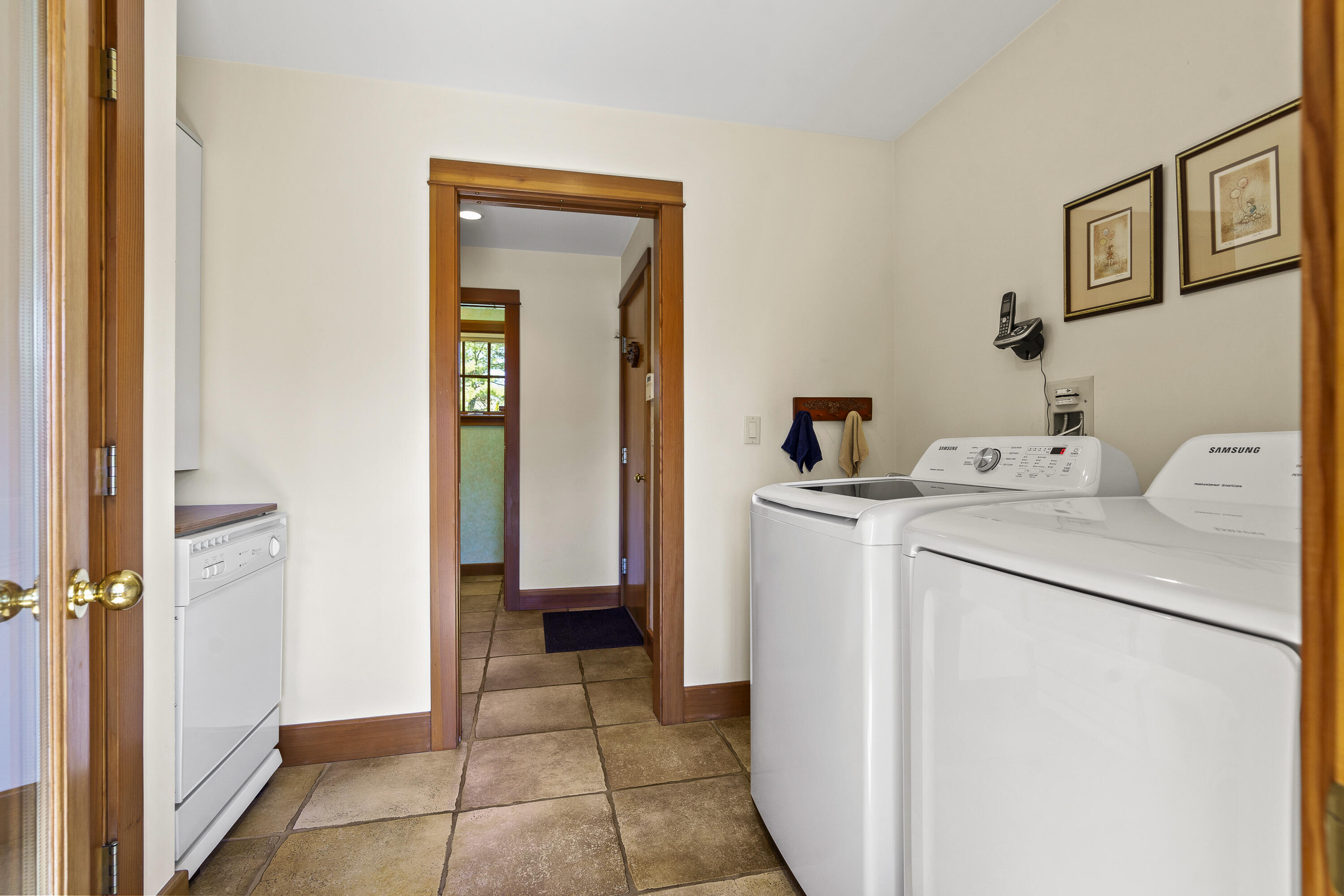 27 Riverview Drive