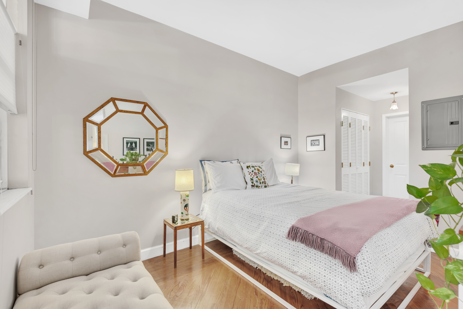 22 IRVING Place 1E