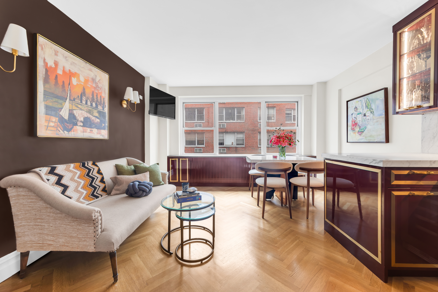 420 E 55TH Street 8U