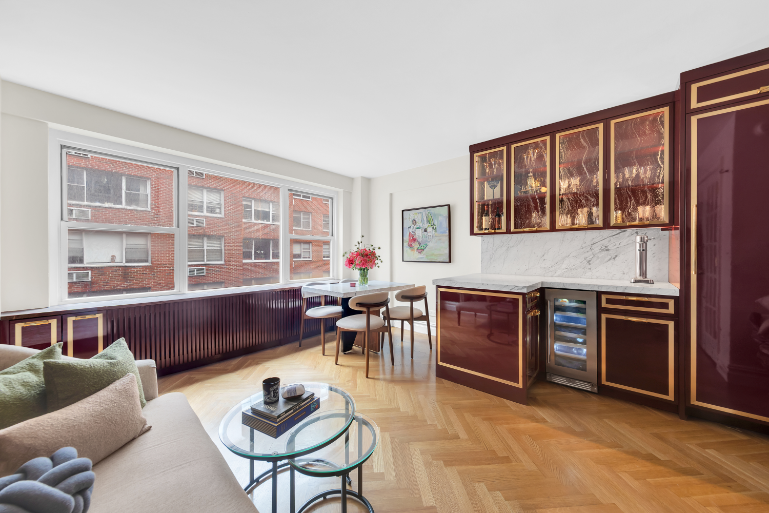 420 E 55TH Street 8U