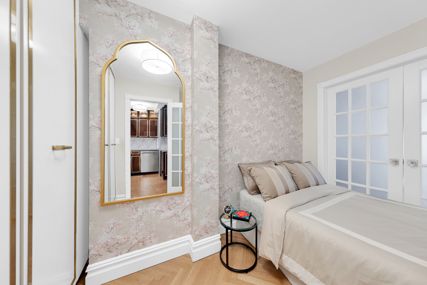 420 E 55TH Street 8U