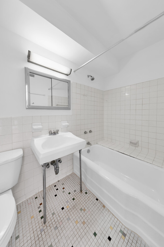 175 W 12TH Street 10G