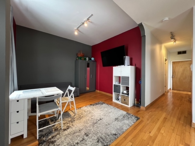 2001 W Ohio Street Unit: 3S