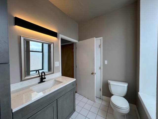 2001 W Ohio Street Unit: 3S