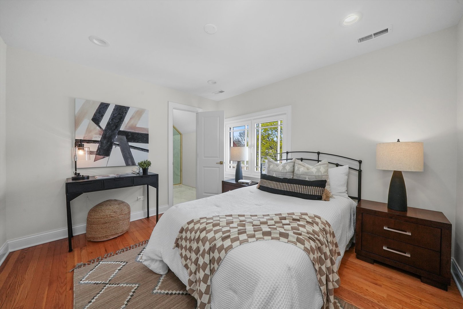 618 N Ashland Avenue