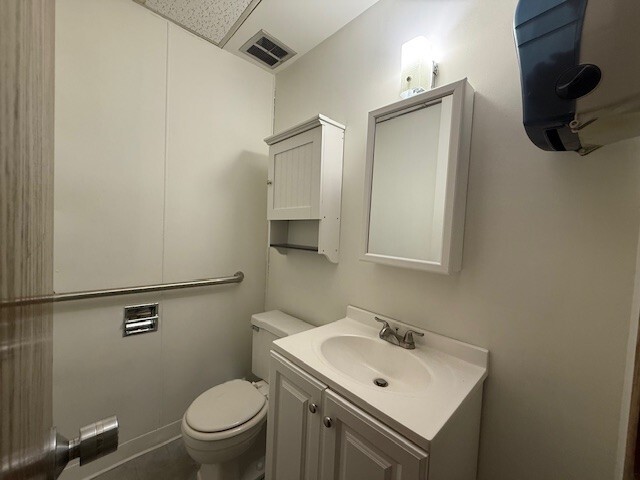 9959 S Roberts Road Unit: B