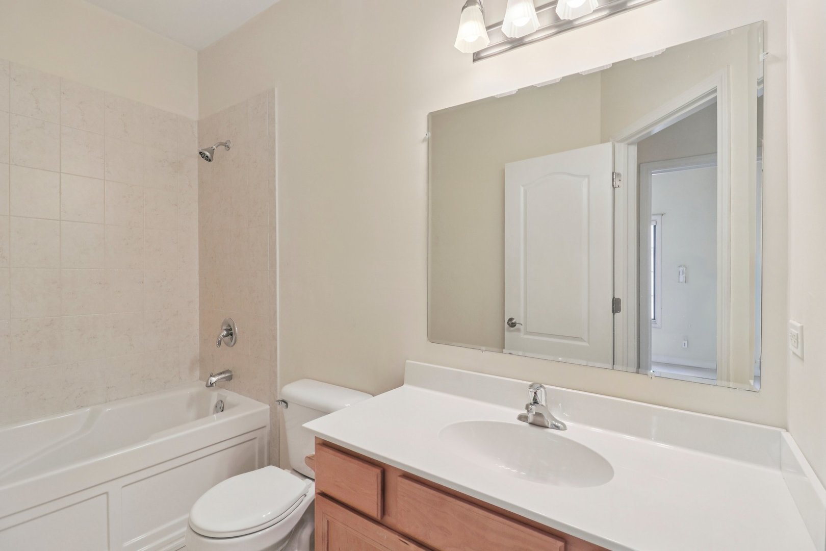 6120 W 65th Street Unit: 5