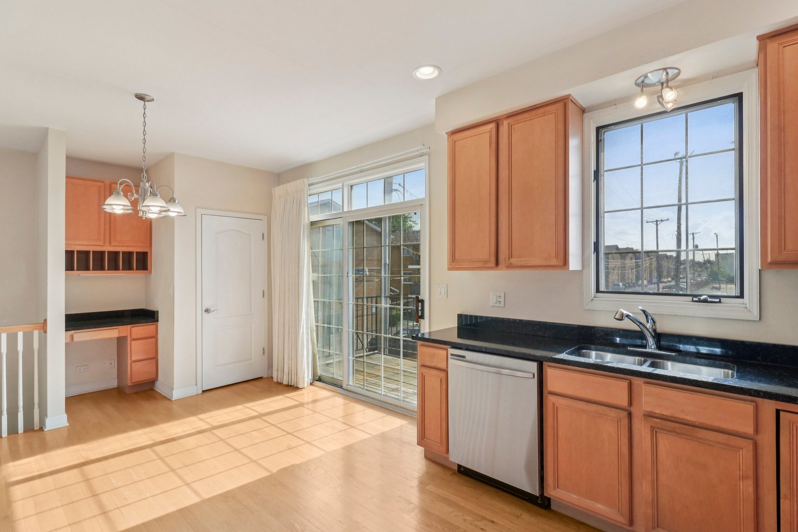 6120 W 65th Street Unit: 5