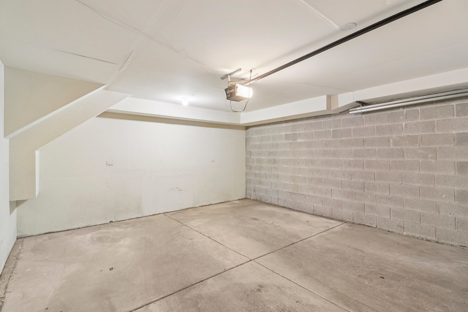 6120 W 65th Street Unit: 5