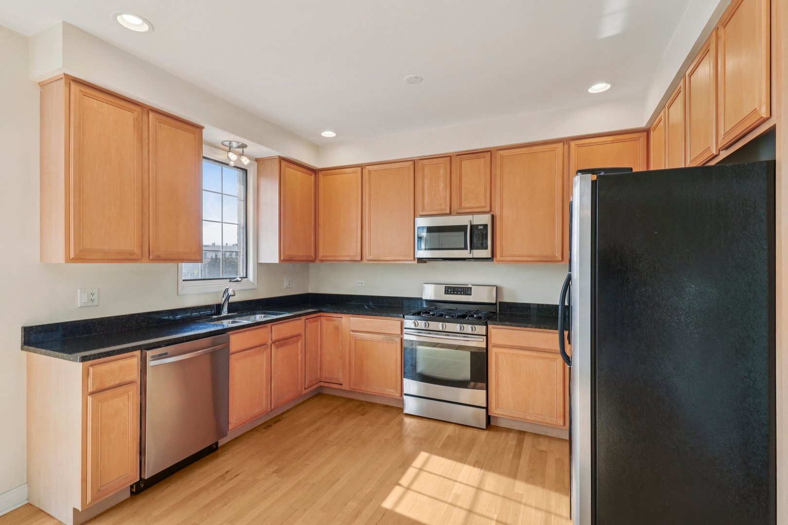 6120 W 65th Street Unit: 5