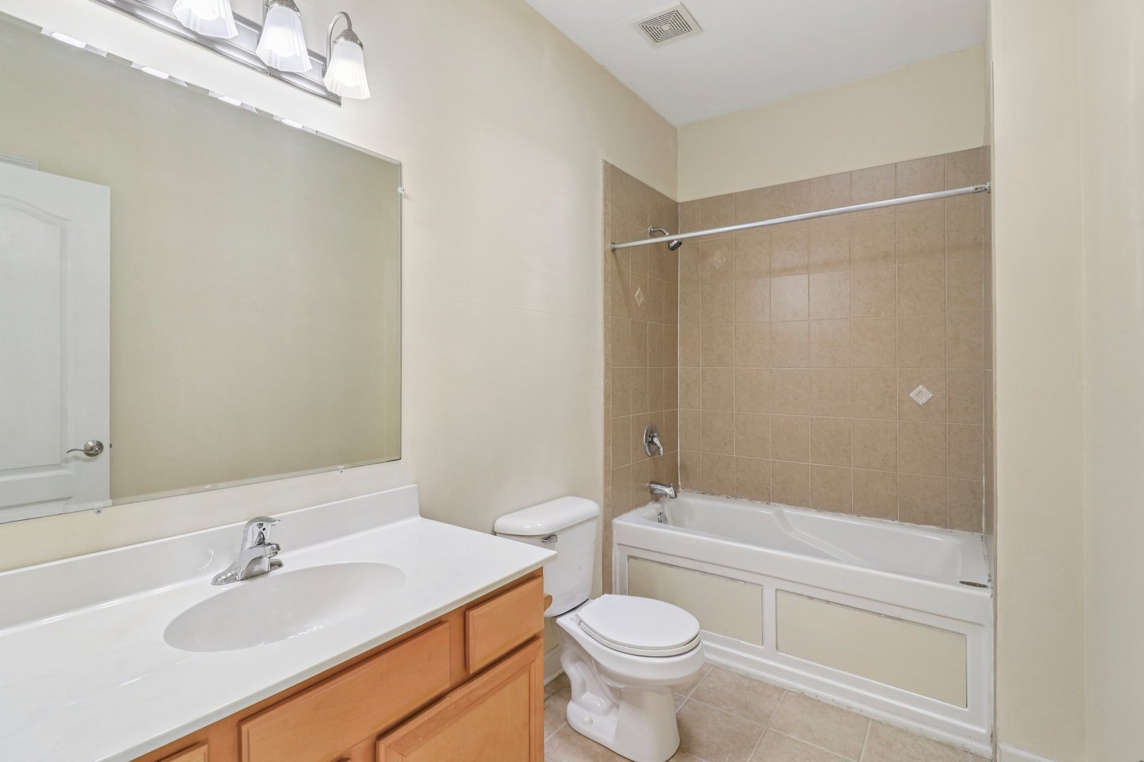 6120 W 65th Street Unit: 5