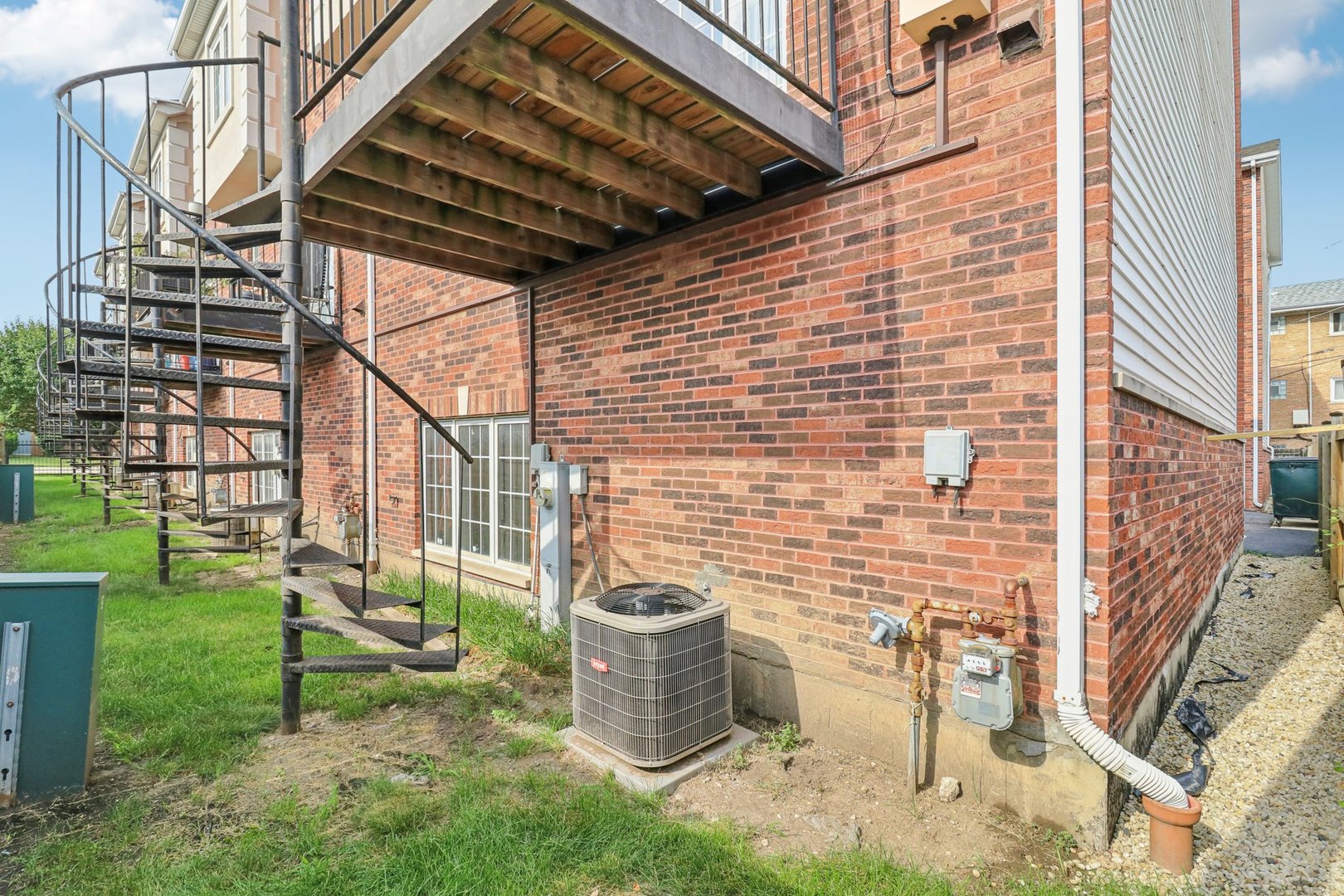 6120 W 65th Street Unit: 5