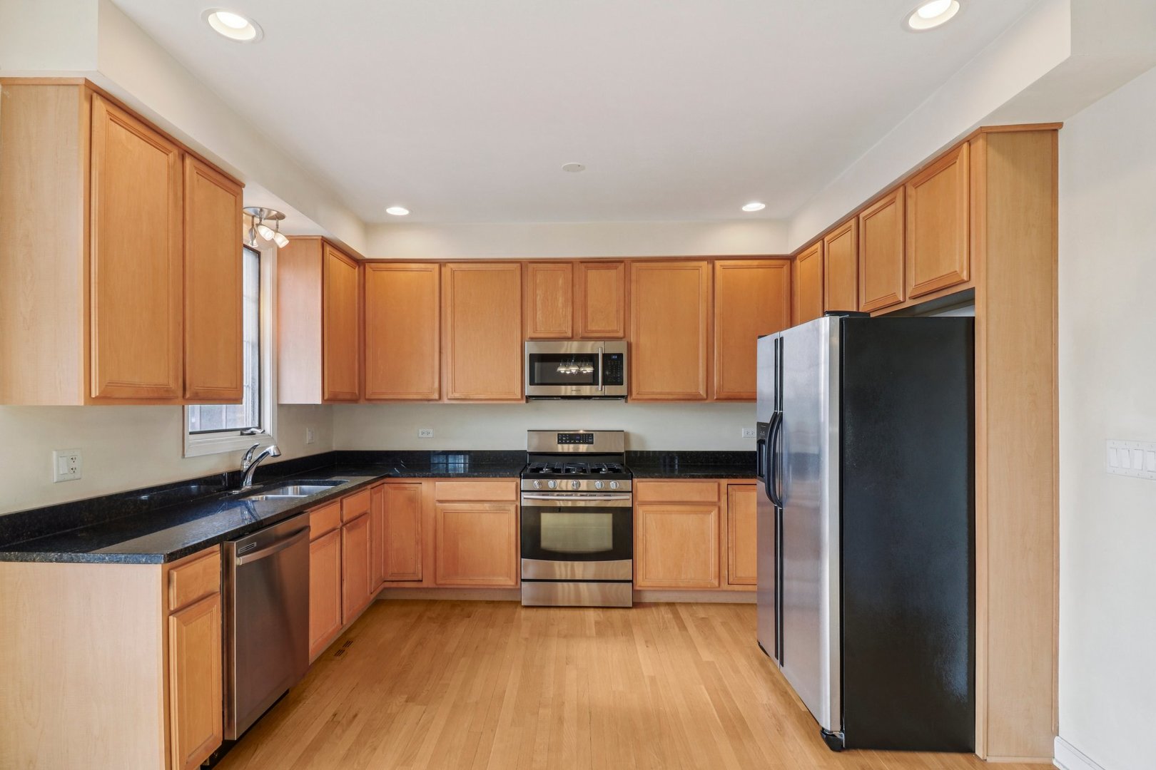 6120 W 65th Street Unit: 5
