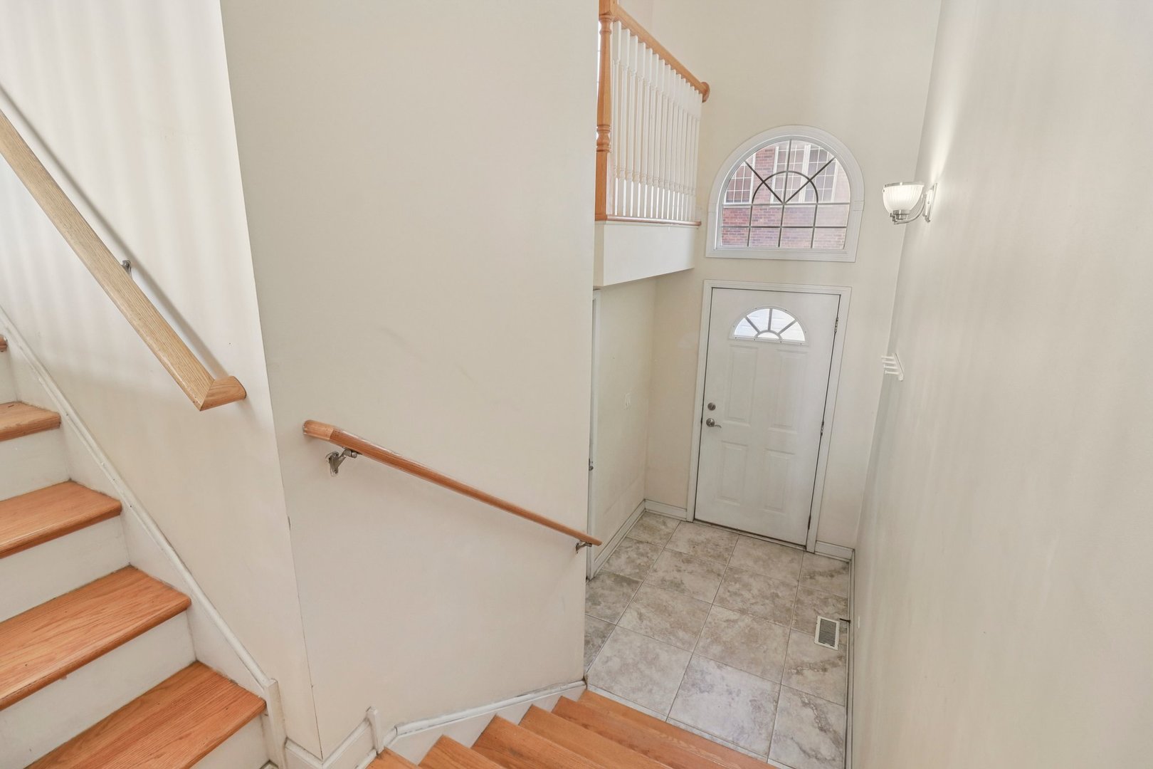 6120 W 65th Street Unit: 5