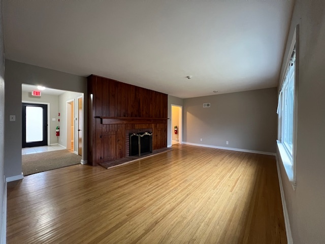 704 E 9th Street