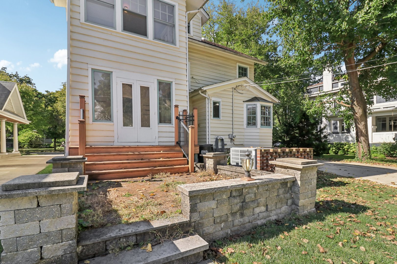 115 S Spring Avenue
