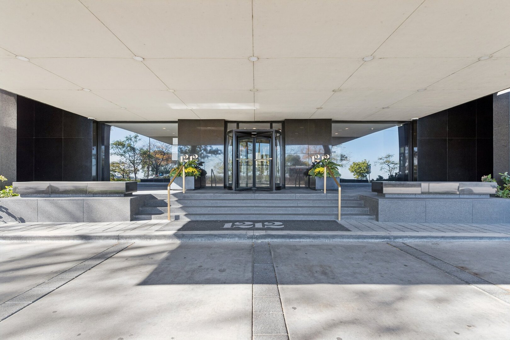 1212 N Lake Shore Drive Unit: 10CS