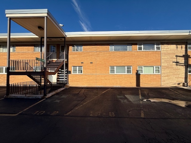 10 Garden Drive Unit: 8