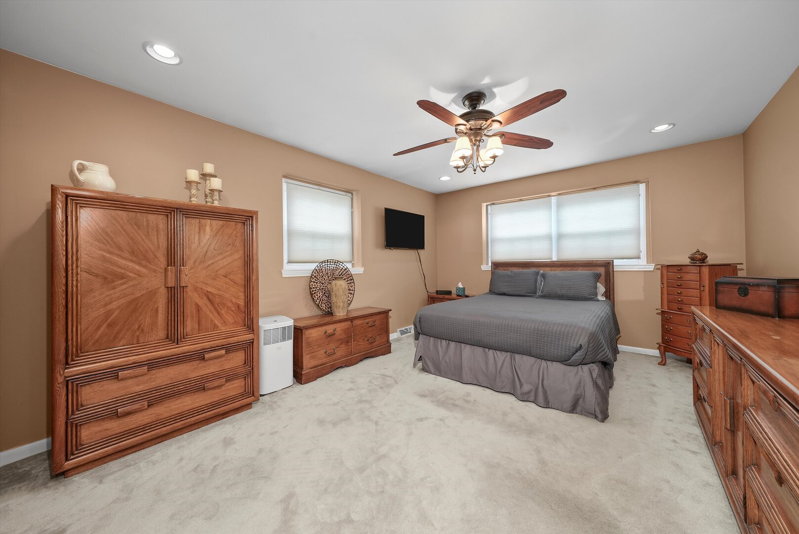 4407 Howard Avenue Unit: 2