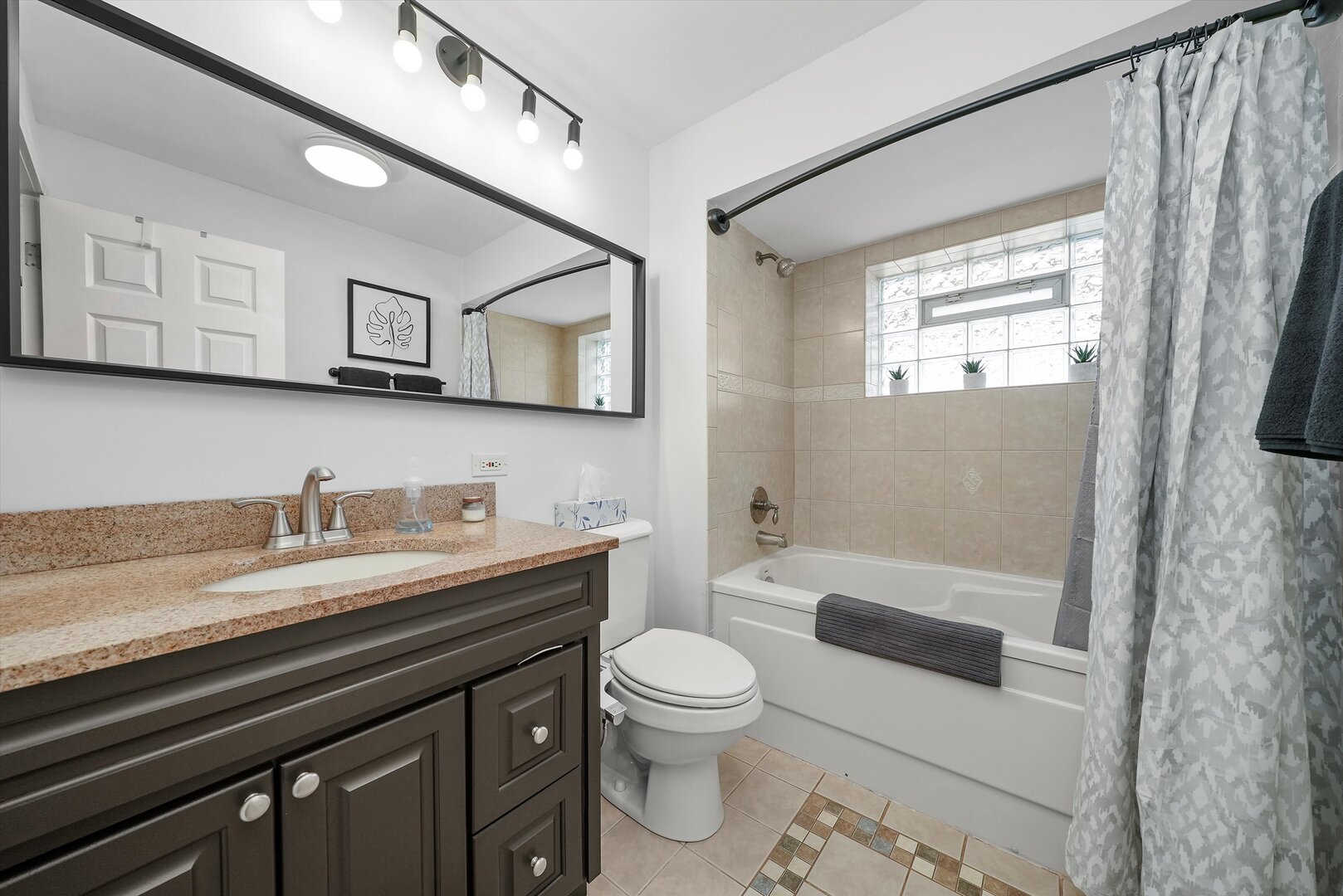 4407 Howard Avenue Unit: 2