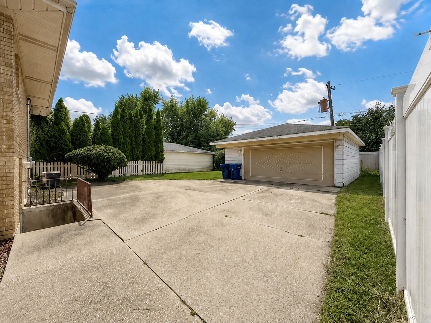1638 Forest Road
