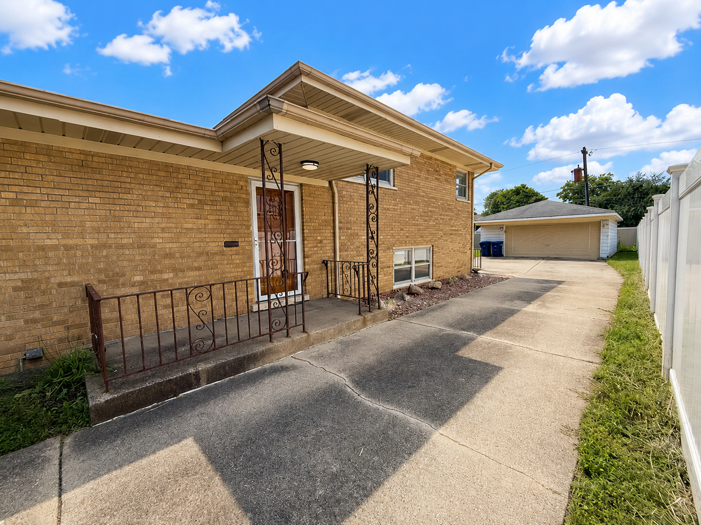 1638 Forest Road