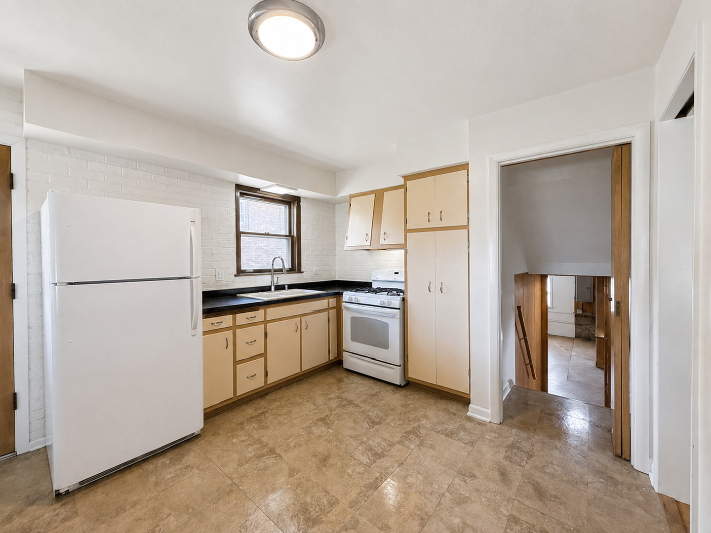 1638 Forest Road