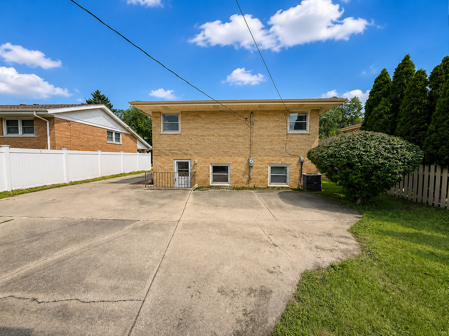 1638 Forest Road