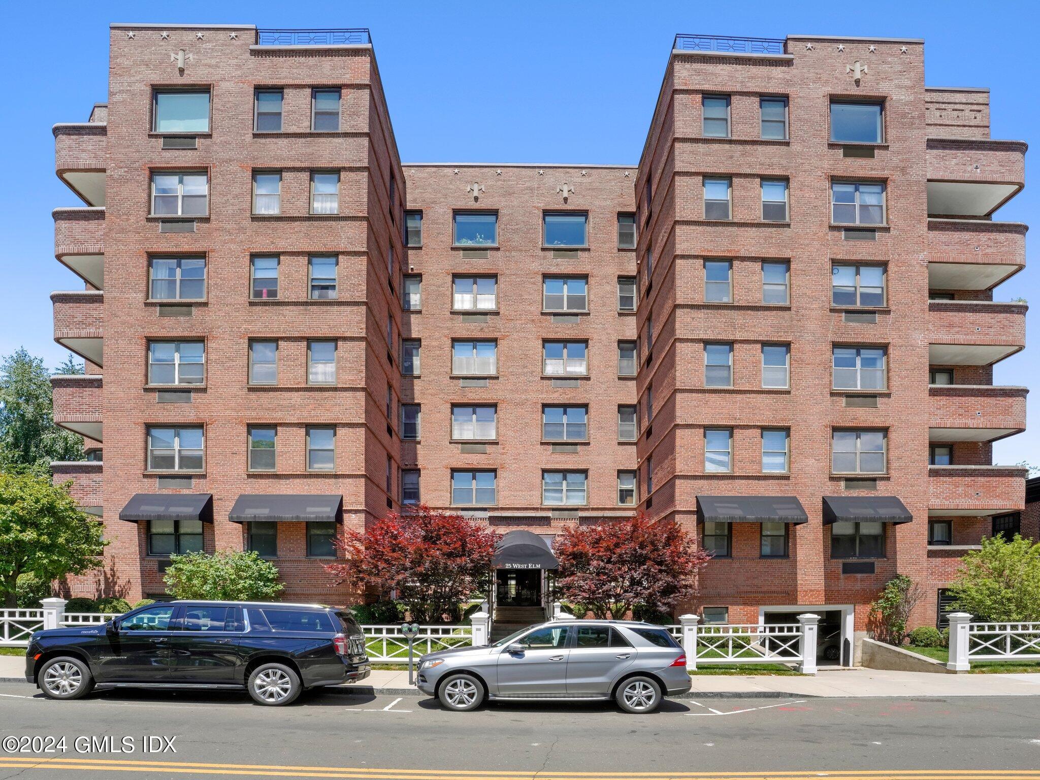 25 W Elm Street, 12