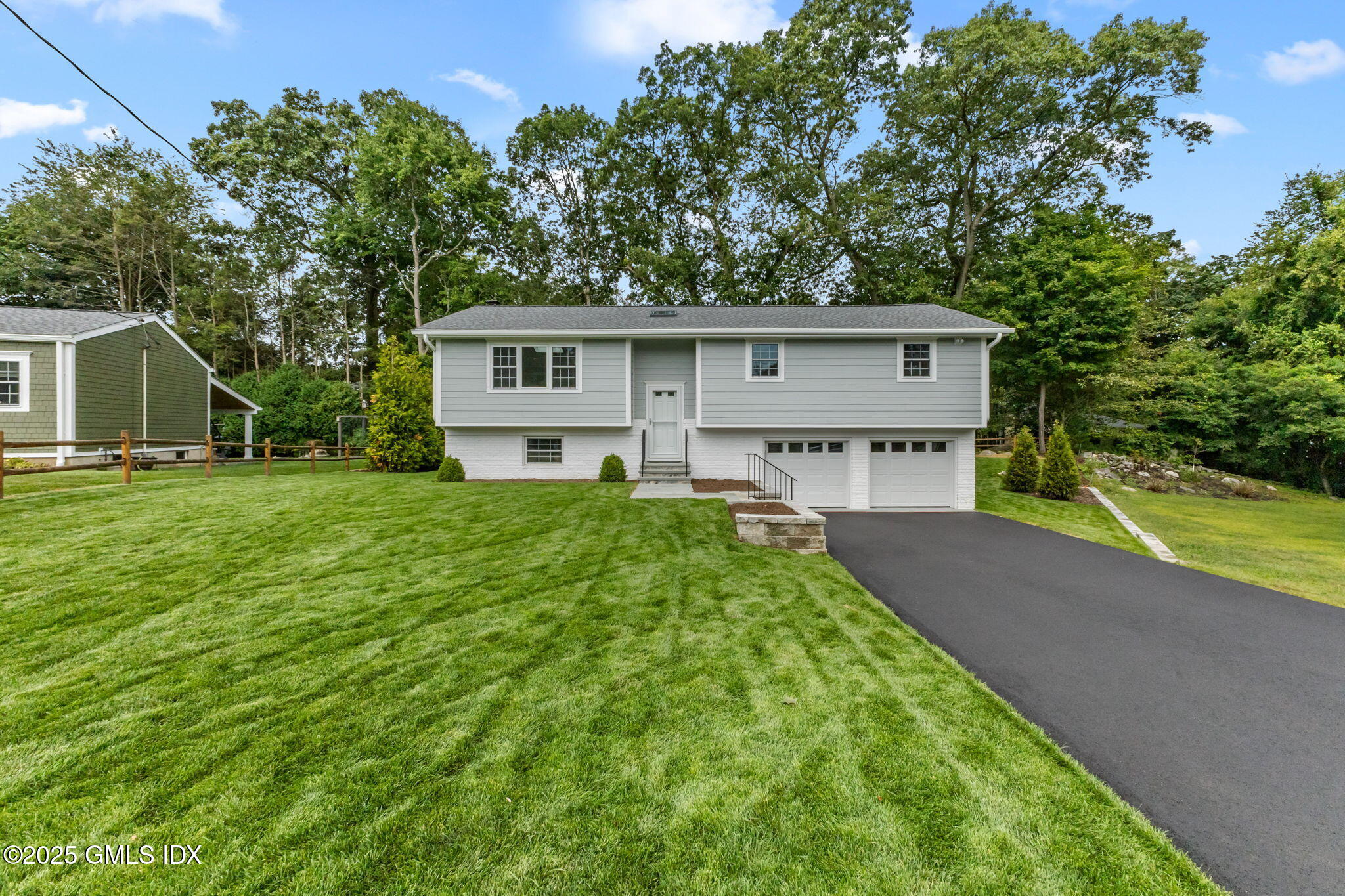 64 AMHERST Place